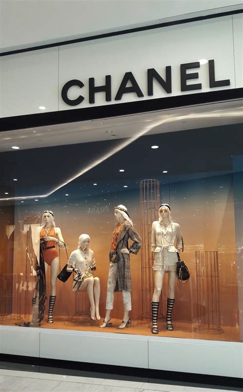 chanel window shop